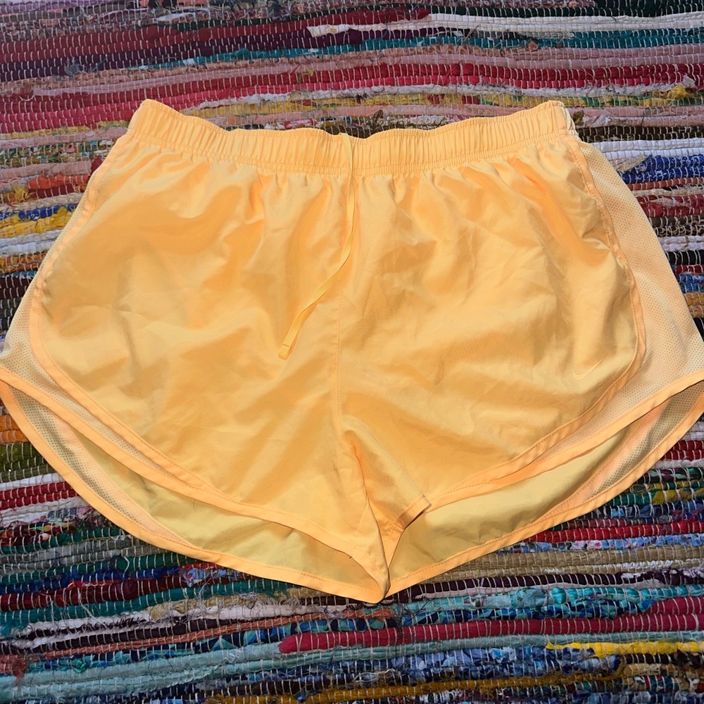 NIKE Dri-Fit shorts YELLOW Xl